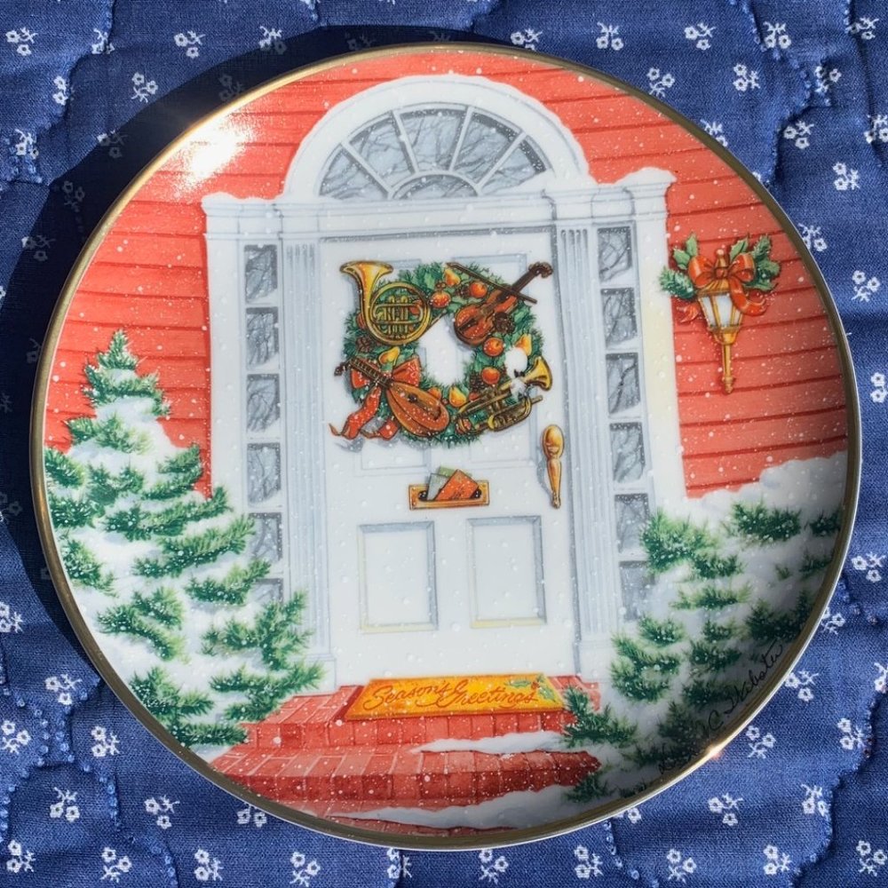 FRANKLIN MINT 'A CHRISTMAS WREATH'